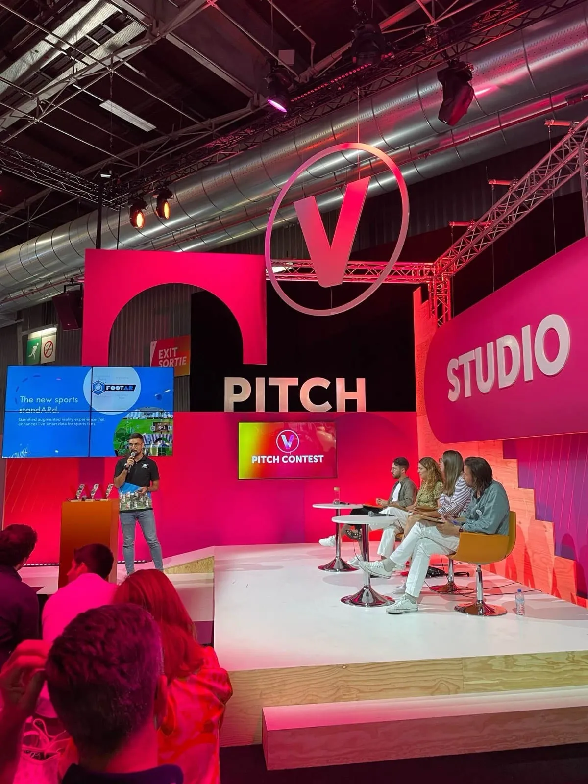 David Olim pitching FootAR on the VivaTech Pitch Contest stage